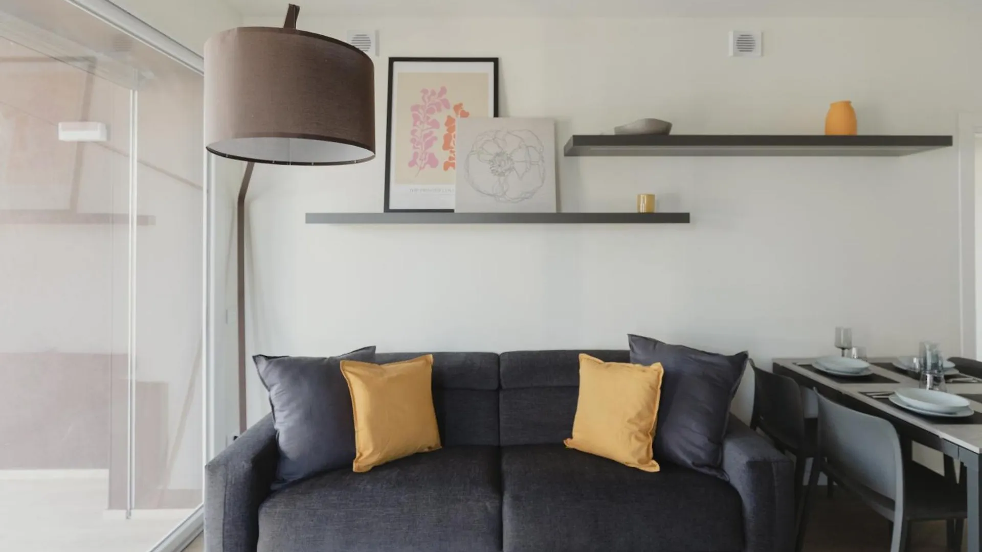 Gohost - Modern And Bright Apartments With Terrace And Balcony Milan