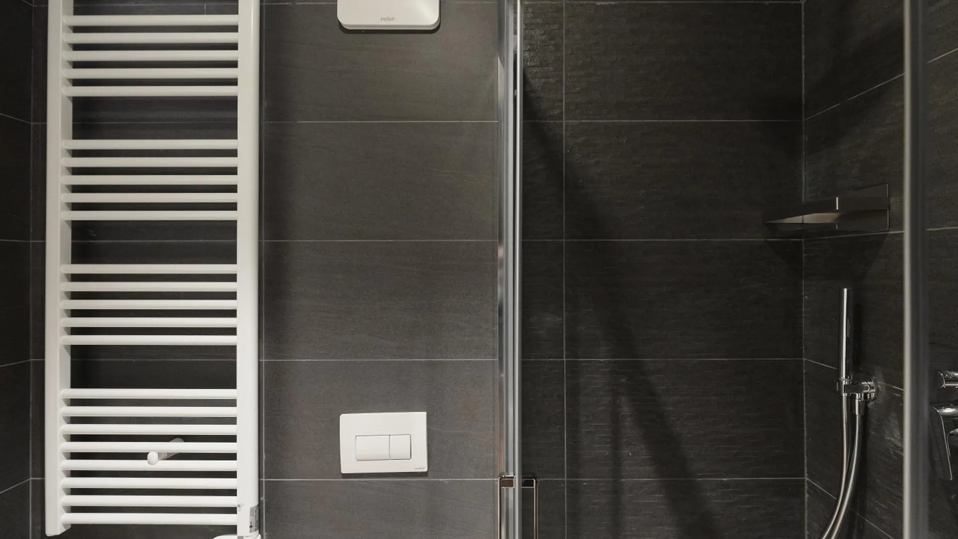 Gohost - Modern And Bright Apartments With Terrace And Balcony Milan