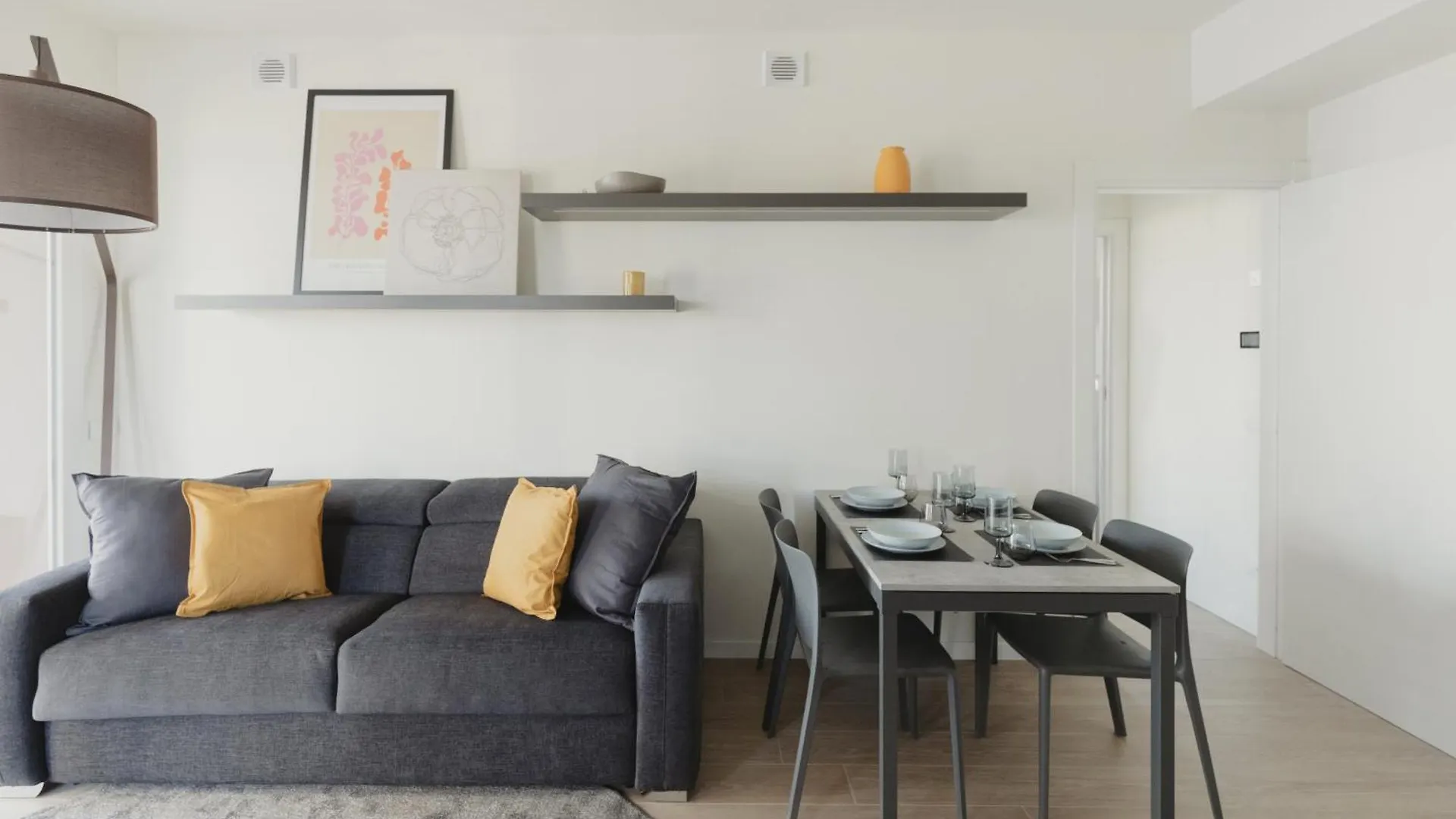 מילאנו Gohost - Modern And Bright Apartments With Terrace And Balcony