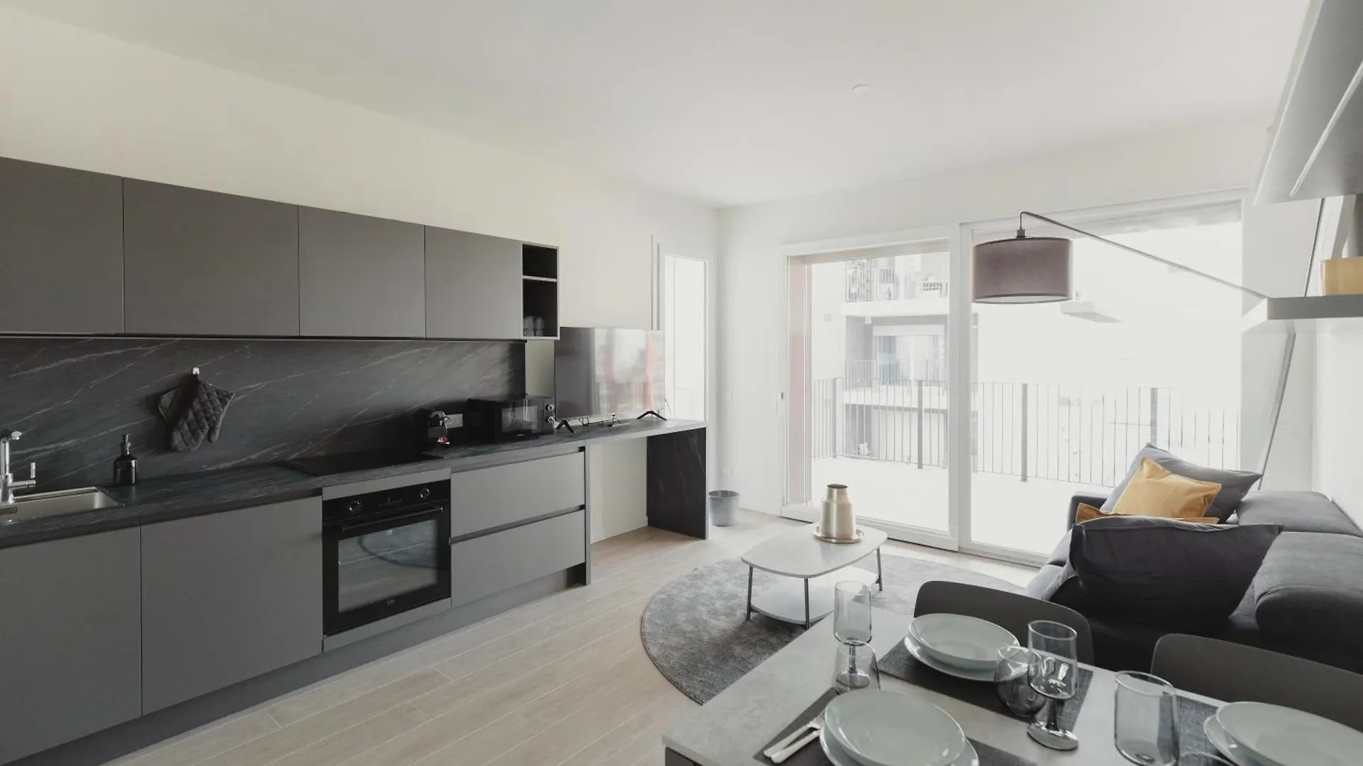 מילאנו Gohost - Modern And Bright Apartments With Terrace And Balcony