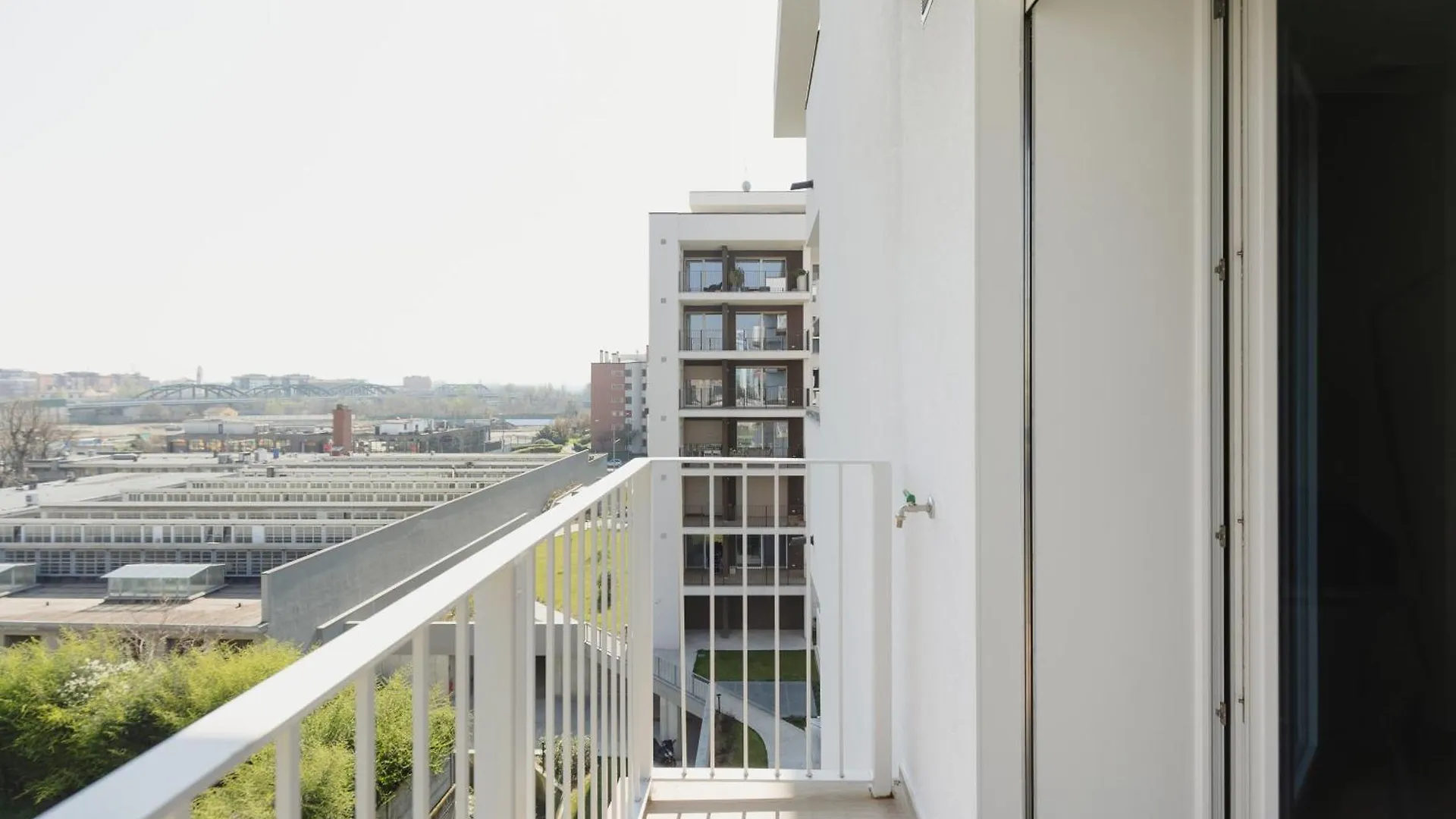 מילאנו Gohost - Modern And Bright Apartments With Terrace And Balcony